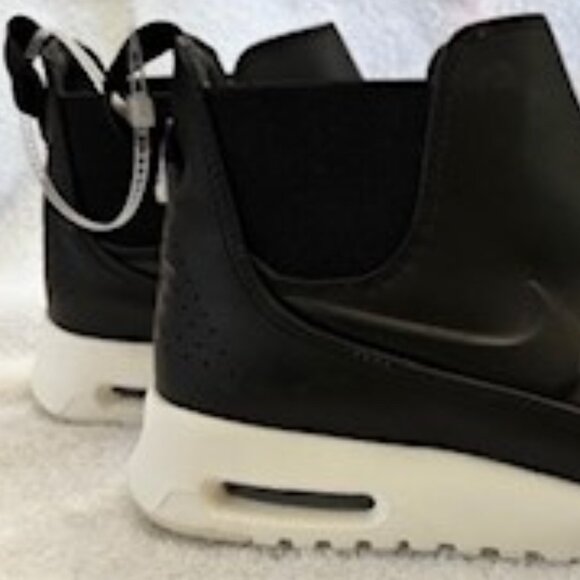 Nike Air Max Mid-top "Thea" sneakers NWOT Size 8-1/2 - Picture 3 of 11